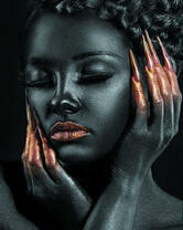 Без бренда «Коробка 20 шт: Портрет с золотыми ногтями» в Екатеринбурге 