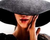 Без бренда «Дама в стильной шляпе» в Екатеринбурге 